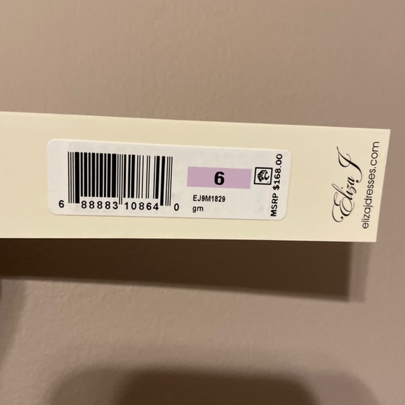 Clothing- Dress - Picture 4 of 4